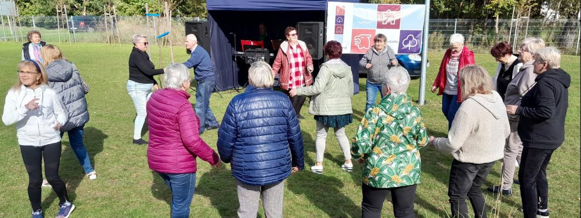 PIKNIK DLA SENIORÓW NA PRZYSTANI KAJAKOWEJ